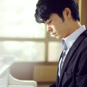 嗯,别,有人来买东西
